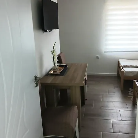 Dorovic 1 Apartment Postenje