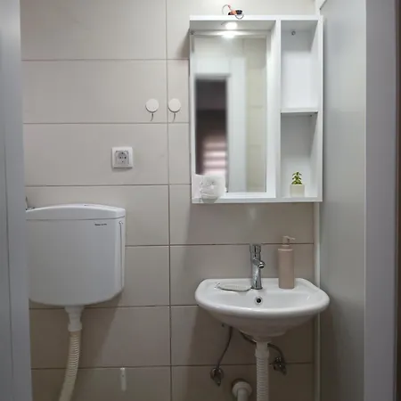 Apartment Dorovic 1 Postenje