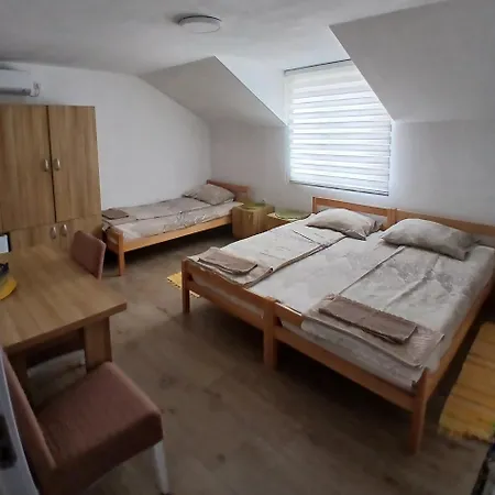 Apartment Dorovic 1 Postenje